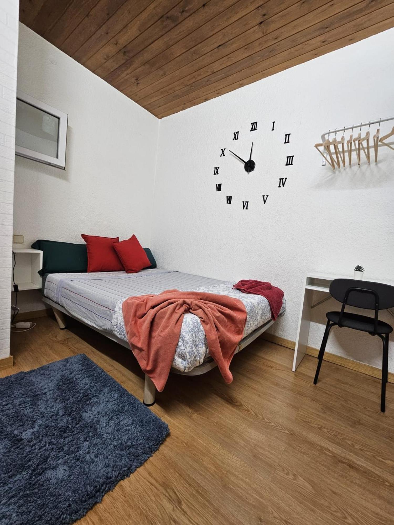 Meridiana Nino House Kapselhotel