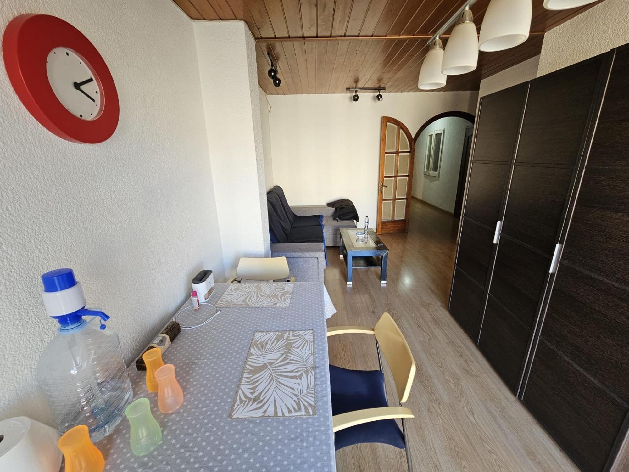 Meridiana Nino House Kapselhotel Barcelona